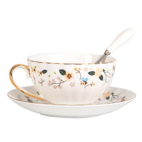 American-European Country Style Ceramic Coffee Cup and Saucer Set Tea Cup for Afternoon Tea with Latte Art Design Gift Box with Gold Trim
