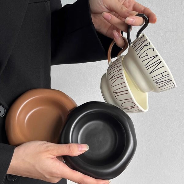 Creative European-Style Ceramic Coffee Cup and Saucer Office Ceramic Mug Home Breakfast Cup Large-Capacity Coffee & Milk Cup and Saucer