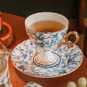 European-style Bone China Coffee Cup and Saucer Set with Stemmed Glasses Elegant English Afternoon Tea Set with Premium-Quality Teacups