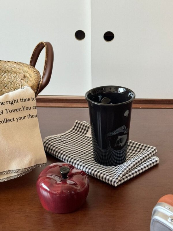 Retro-Style Creative Ceramic Mug with Lid Office Mug Heat-Resistant Insulated Travel Mug Gift Water Cup Ceramic Cup