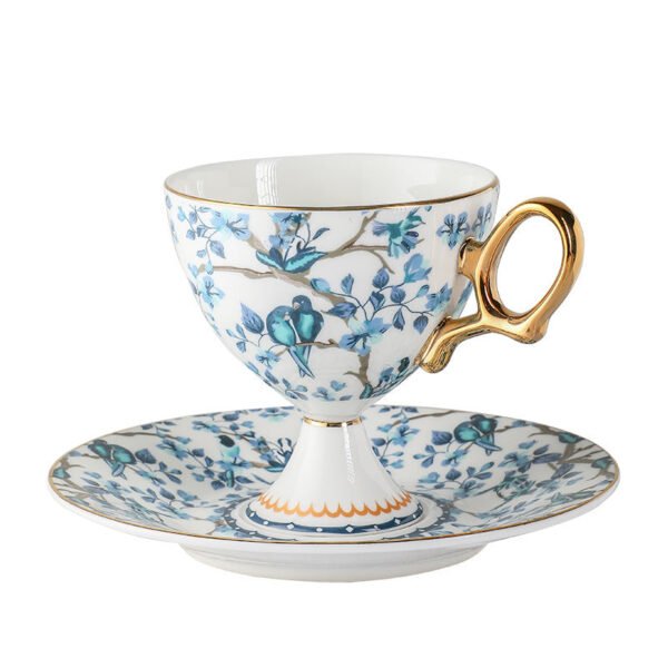 European-style Bone China Coffee Cup and Saucer Set with Stemmed Glasses Elegant English Afternoon Tea Set with Premium-Quality Teacups